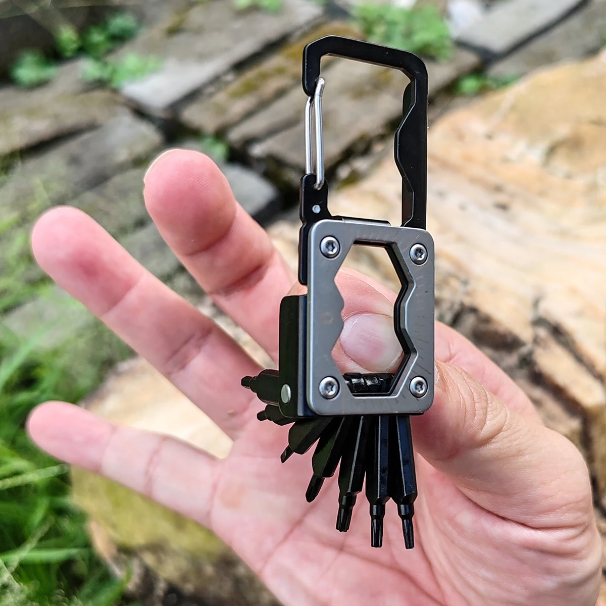 YGTITAN Mini Keychain Multi Tool, Folding Screwdriver Set with Bottle Opener, Portable Outdoor EDC Gear