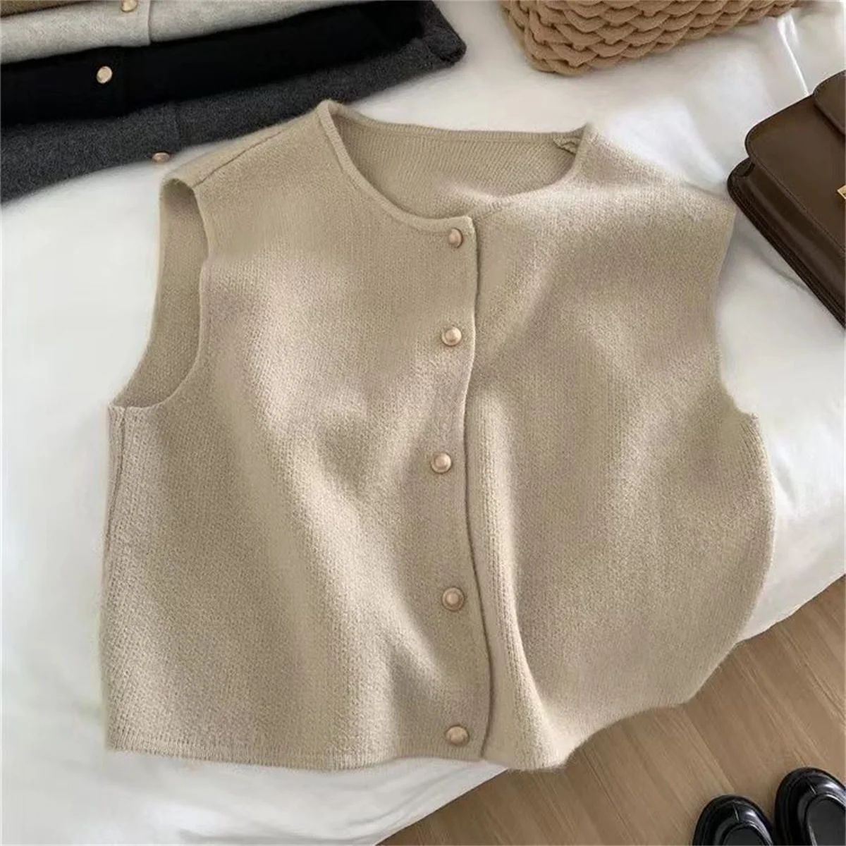 

Autumn Winter Sleeveless Fashion Button Knitted Vest Lady Casual Korean Solid Tops Outfit Coats Women Elegant Crew Neck Cardigan