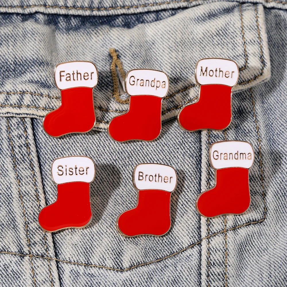 New Pretty Family Member Christmas Sock Brooches Grandpa Grandma Mother Father Brother Sister Stocking Pins Xmas Gift