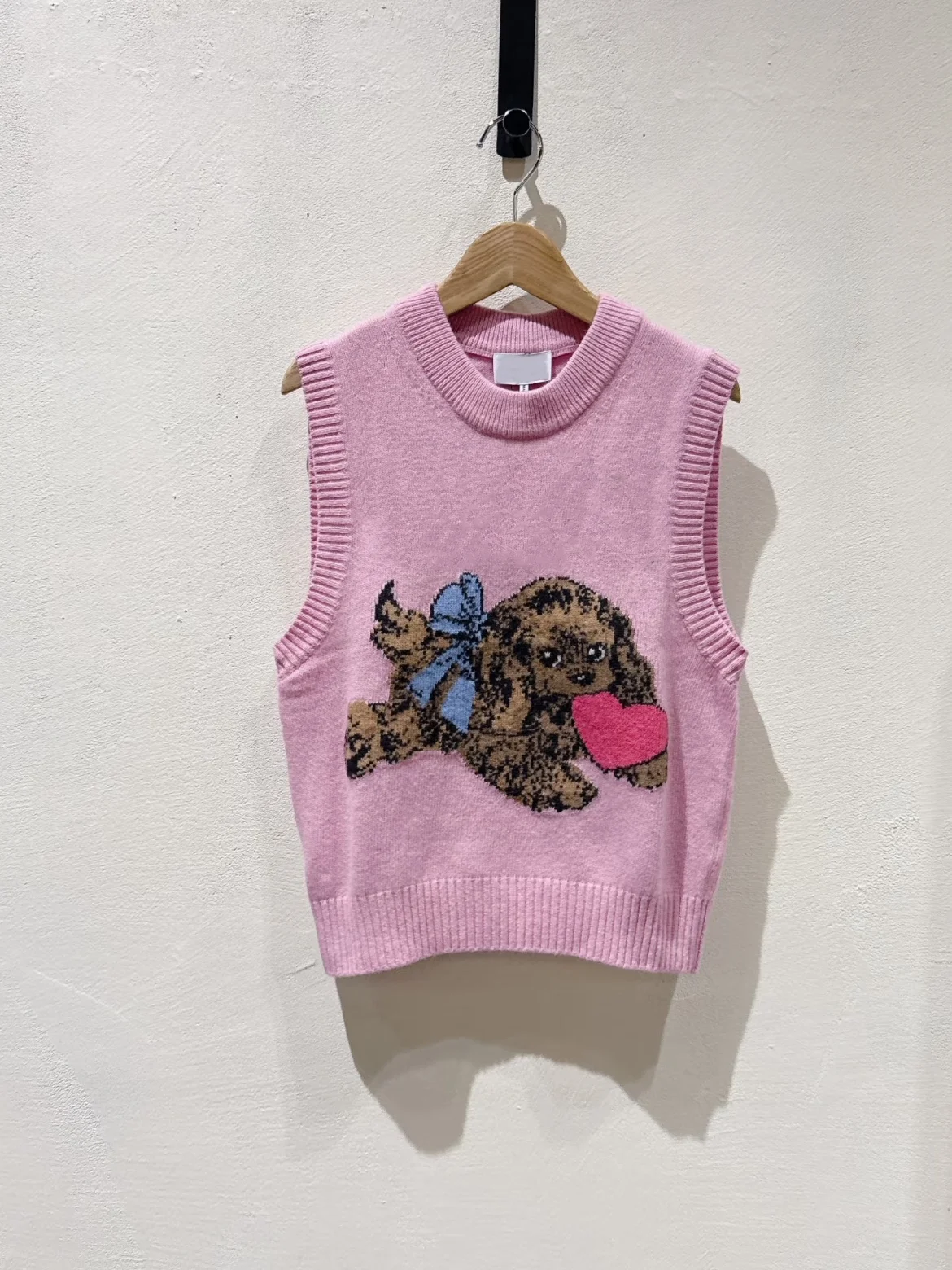 

HEIDD Gan2025 Autumn Winter Pink No-Sve Knitted Vest Doggy Heart Pattern Embroidery round Ne Commute Sle Pure Color