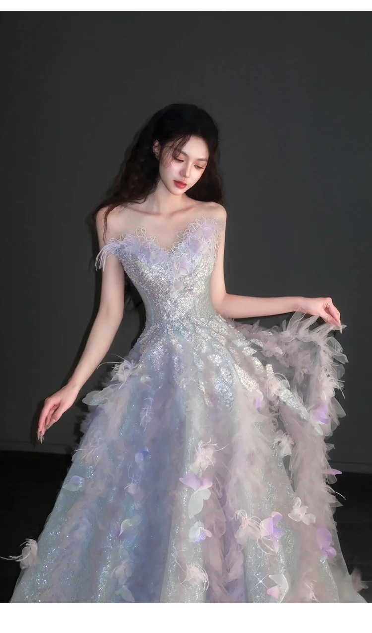 Auffälliges Abendkleid, glänzende Pailletten mit Schmetterlingen, Applikation mit Perlen, Ballkleid, Partykleider, Schnürung am Rücken