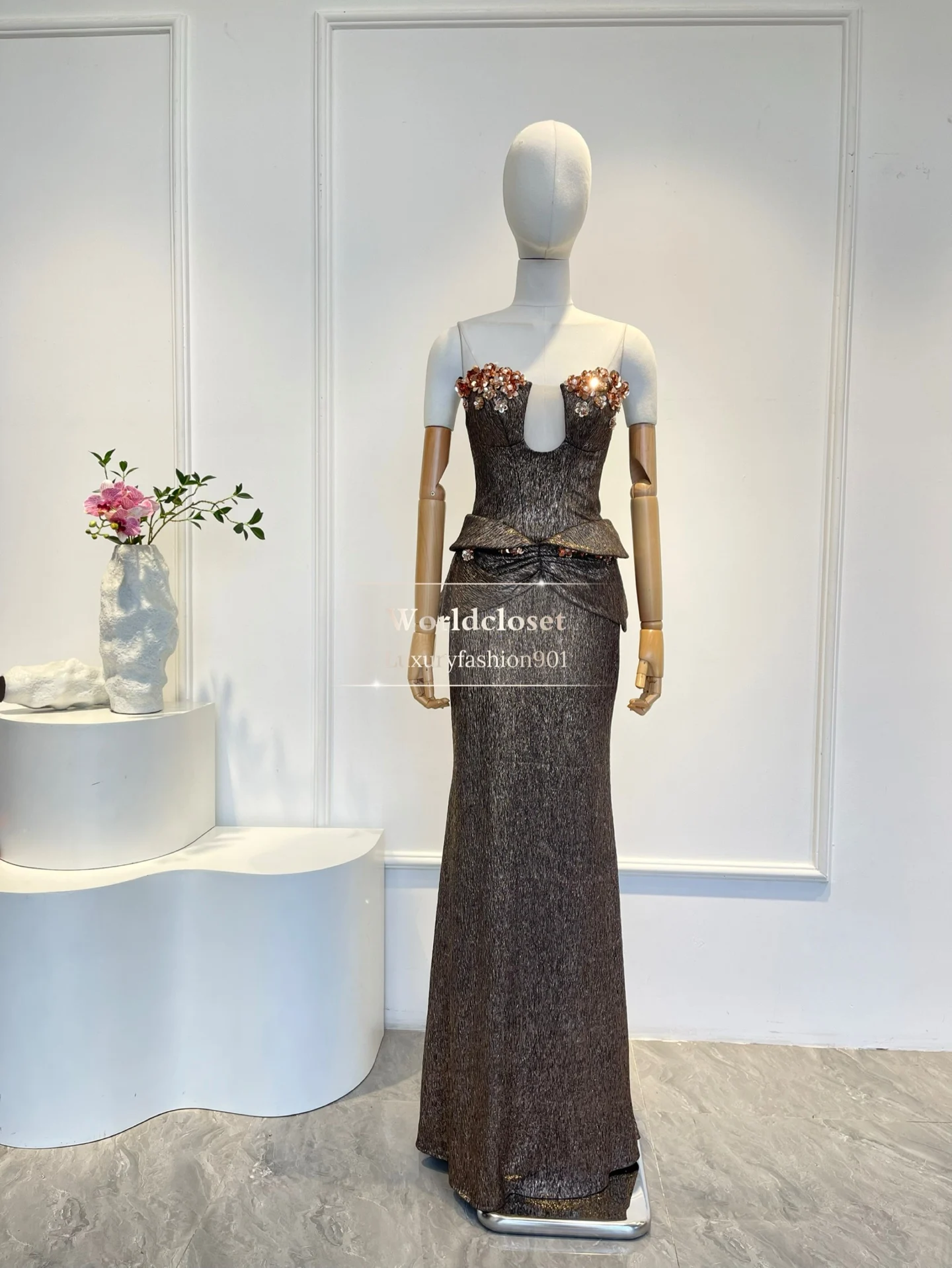 

2025 New Beautiful Black Brown Sleeveless Pearls Flowers Patchwork Tube Backless Maxi Dress