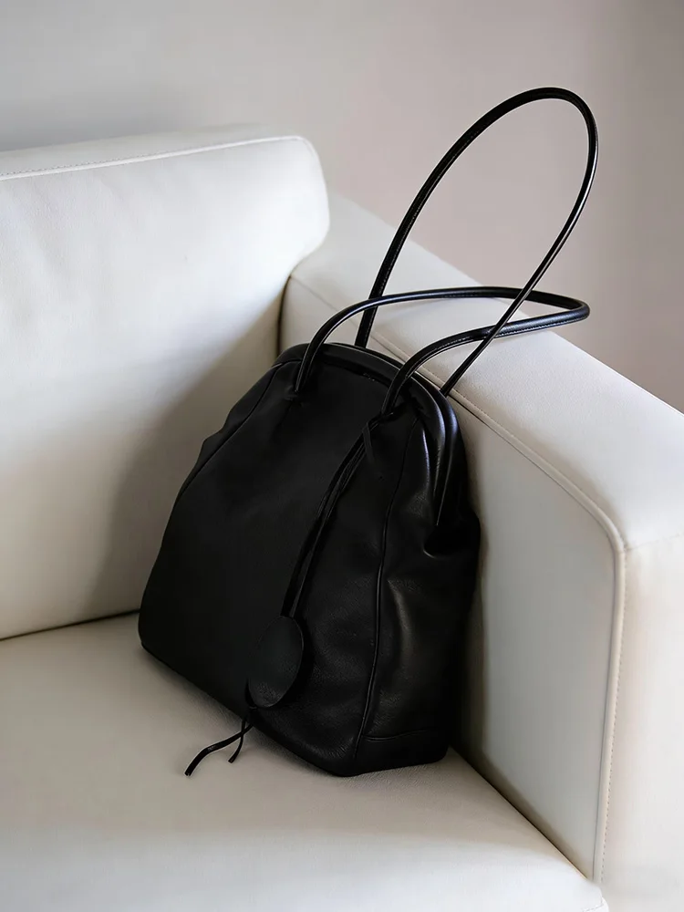 

Повседневная элегантная женская сумка-тоут для города, мягкая полиэстеровая молодежная модная сумка через плечо, зимняя коллекция