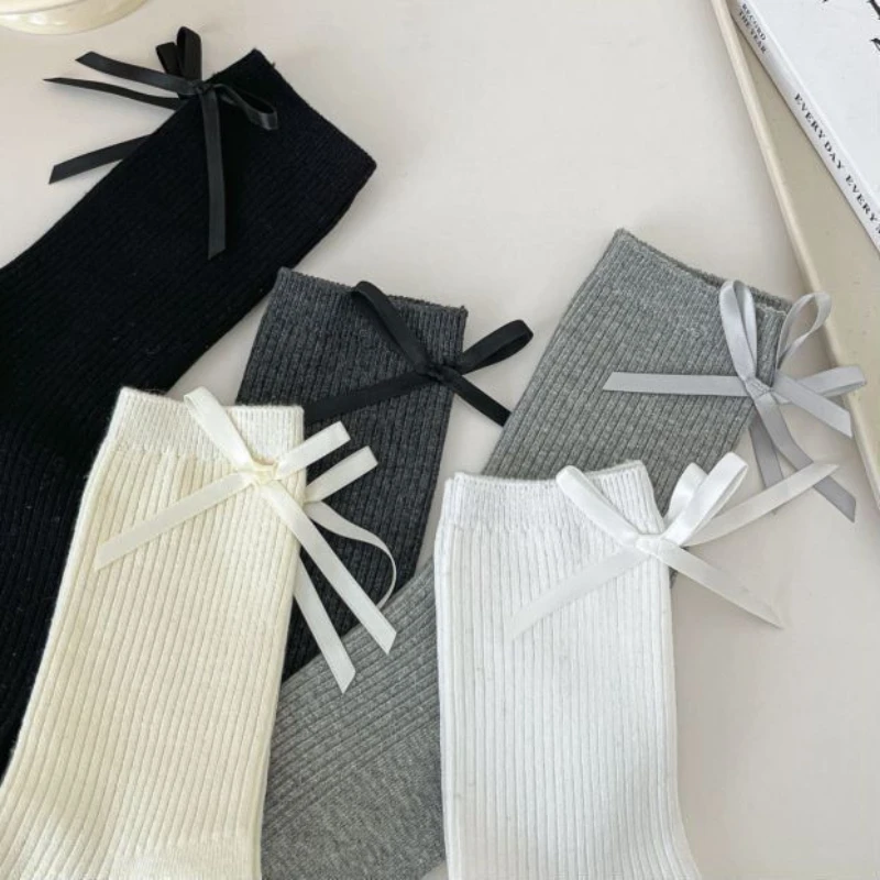 5/10/15 Paar Damen-Socken mit Doppelbogen und Mittelhohem Schaft, Einfarbig mit Vertikalen Streifen, Gestapelte Socken im Süßen Stil