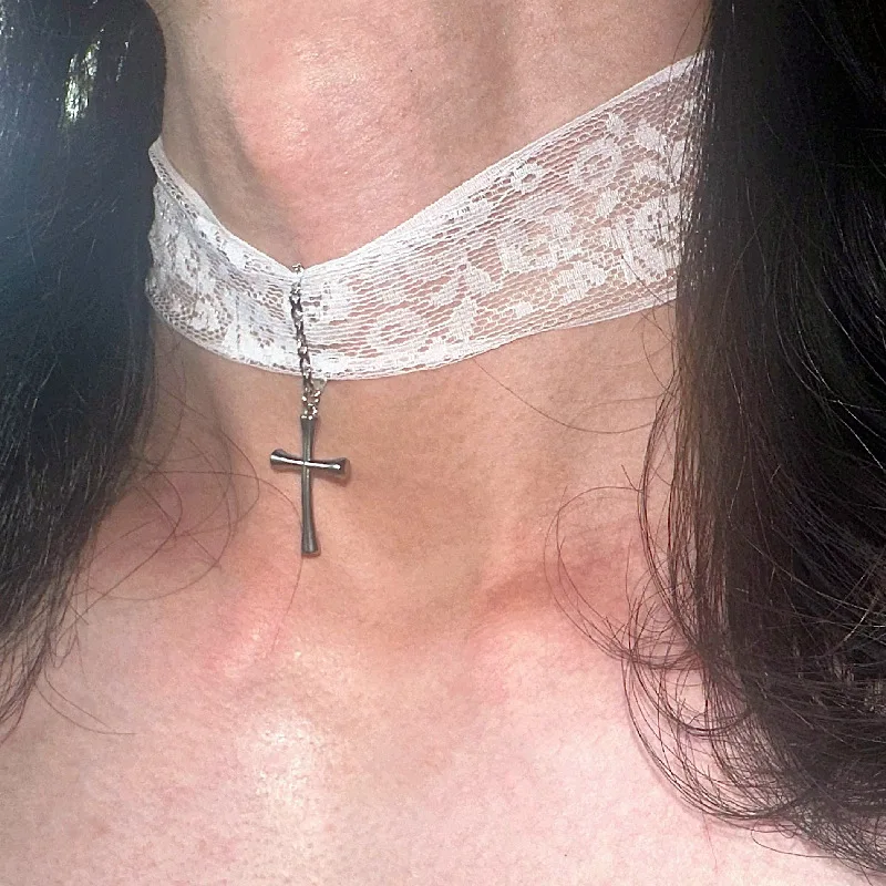 Fashion Sexy Wide Edge Lace Cross Pendant Necklaces for Women Men Sweet Desig Cool Collarbone Necklaces Party Jewelry Accessorie