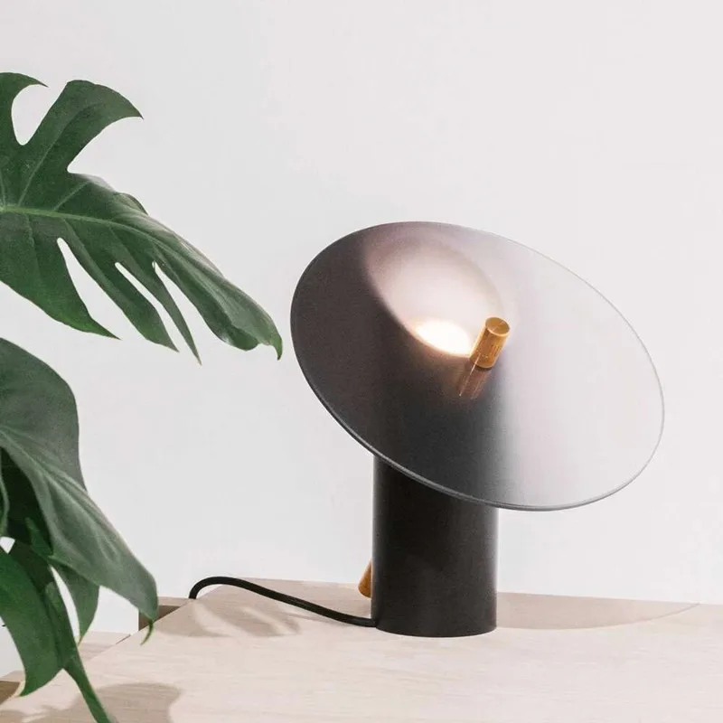 Modern simple living room bedroom bedside glass table lamp model room exhibition hall art decoration lamp
