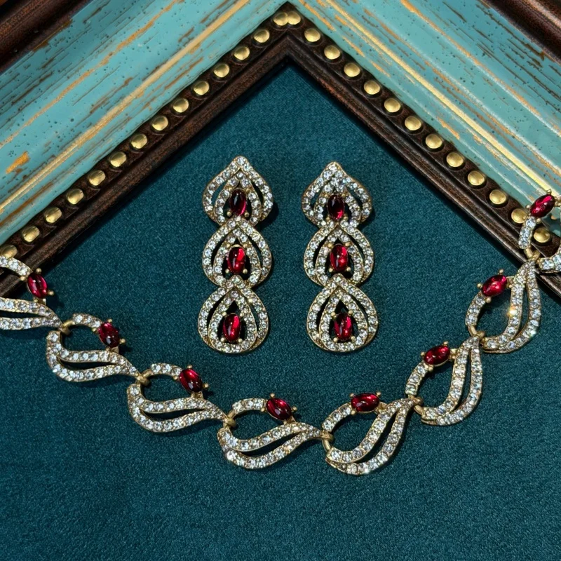 vintage-red-glazed-heart-jewelry-sets-hollow-out-necklace-earrings-luxury-retro-classic-elegant-brand-party-gifts-trending-2026
