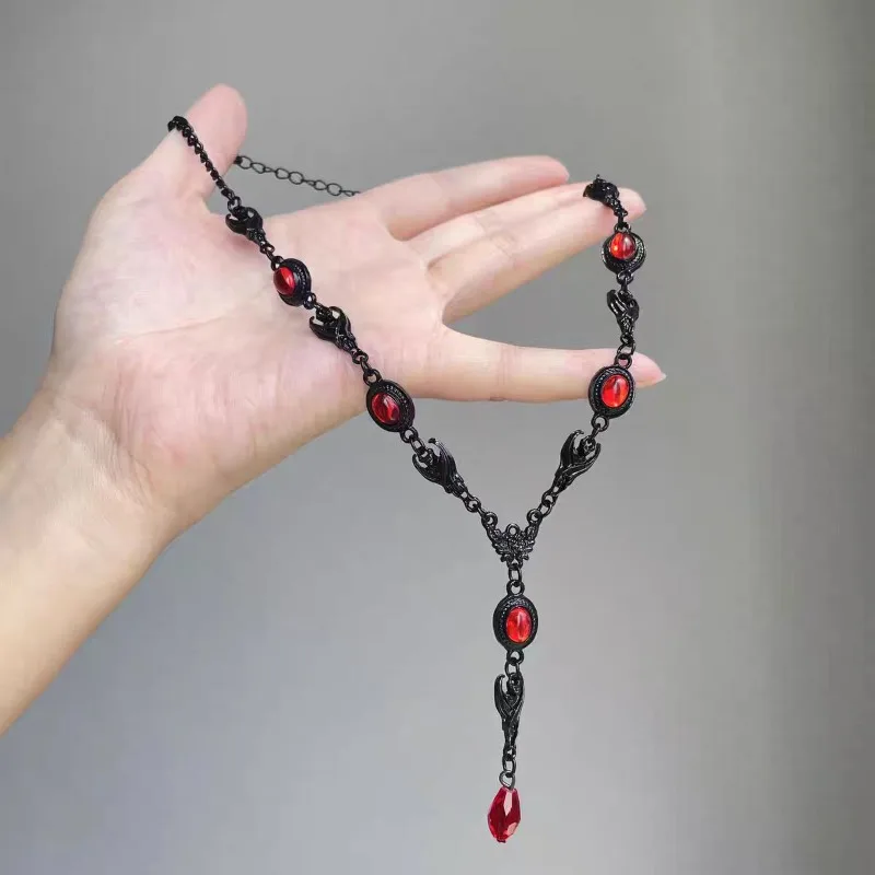 Dark punk style black and red contrasting color necklace Spice girl niche goth water drop pendant collarbone chain accessories