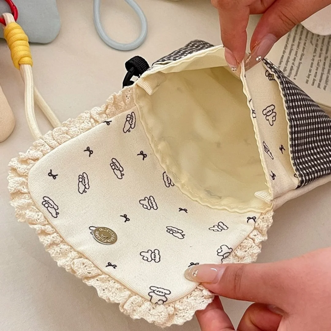 Przenośna kosmetyczka na podpaski, koronkowa kosmetyczka na szminki, podróżna portmonetka o dużej pojemności, etui na klucze i karty.