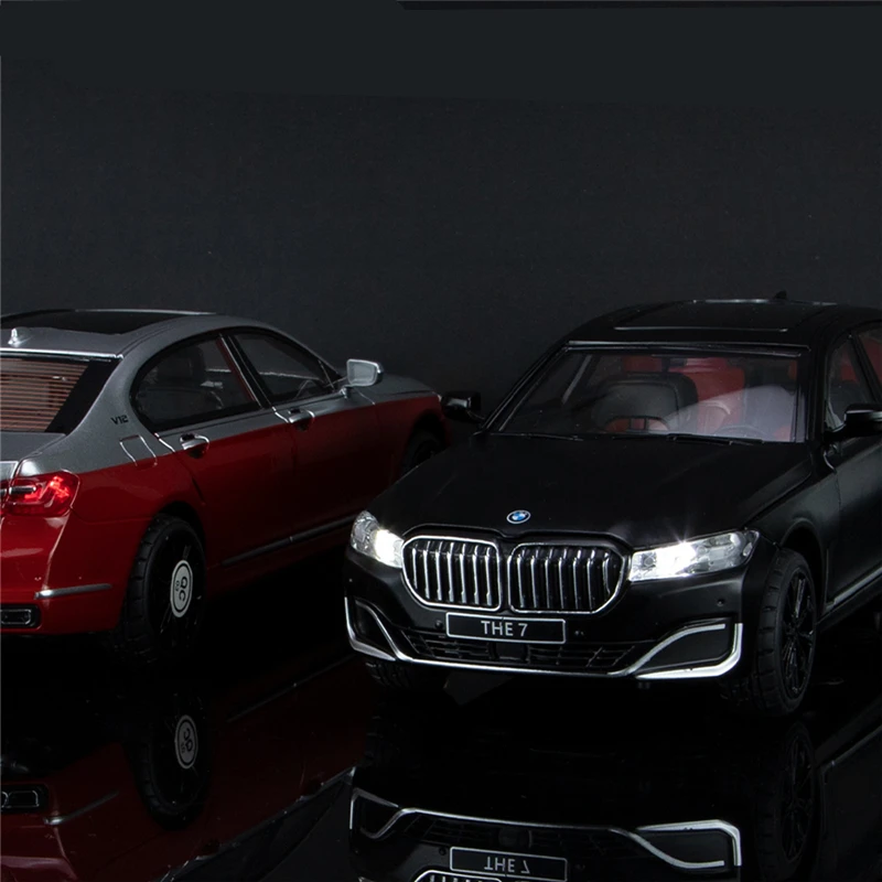 1/24 7 Series 760 LI Alloy Car Model Diecasts Metal Vehicles Car Model Simulation Sound and Light Collection Childrens Toys Gift