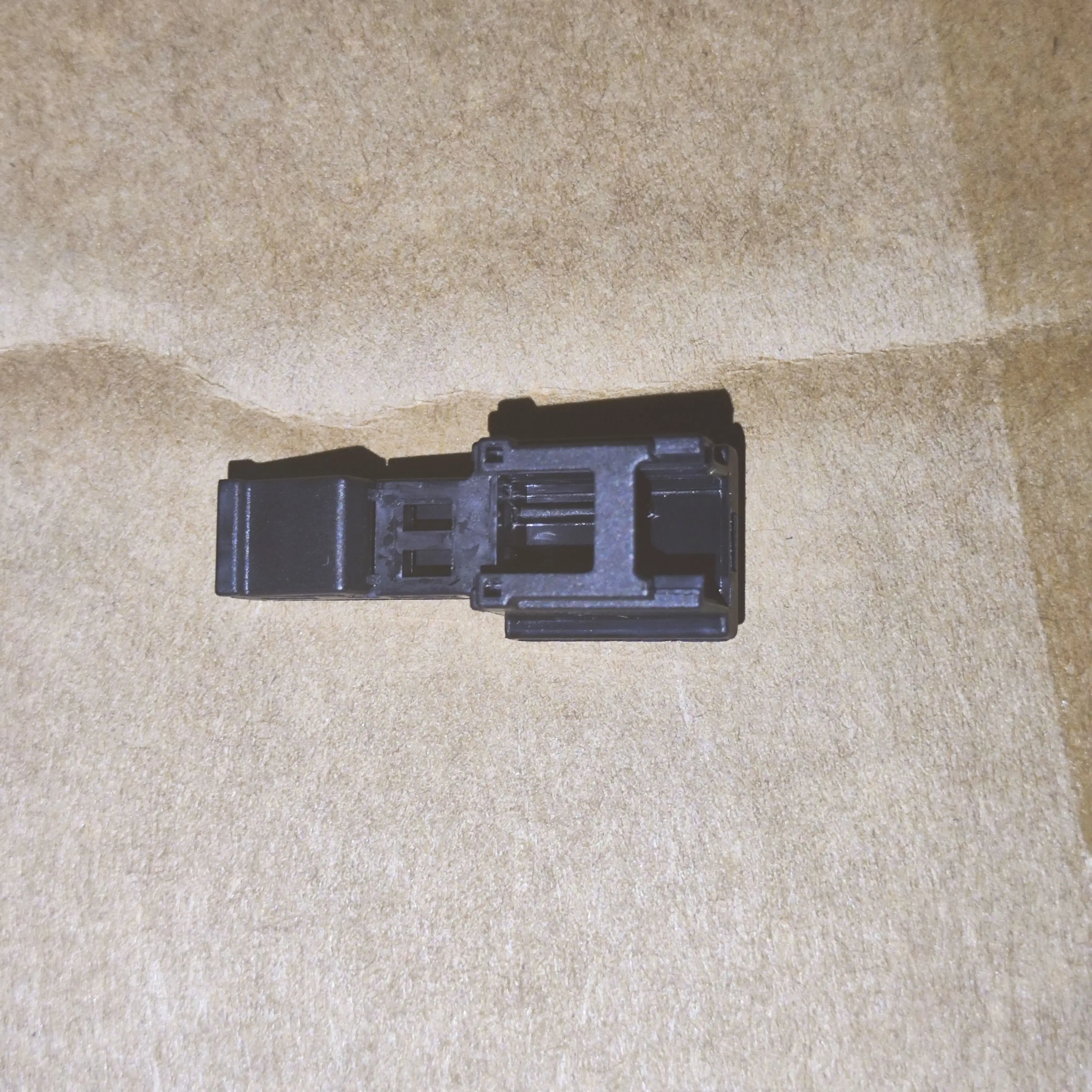 

302102042AAB Plug-in Hu lian HL Connector 302102042AAB 2P Terminal 22-24AWG