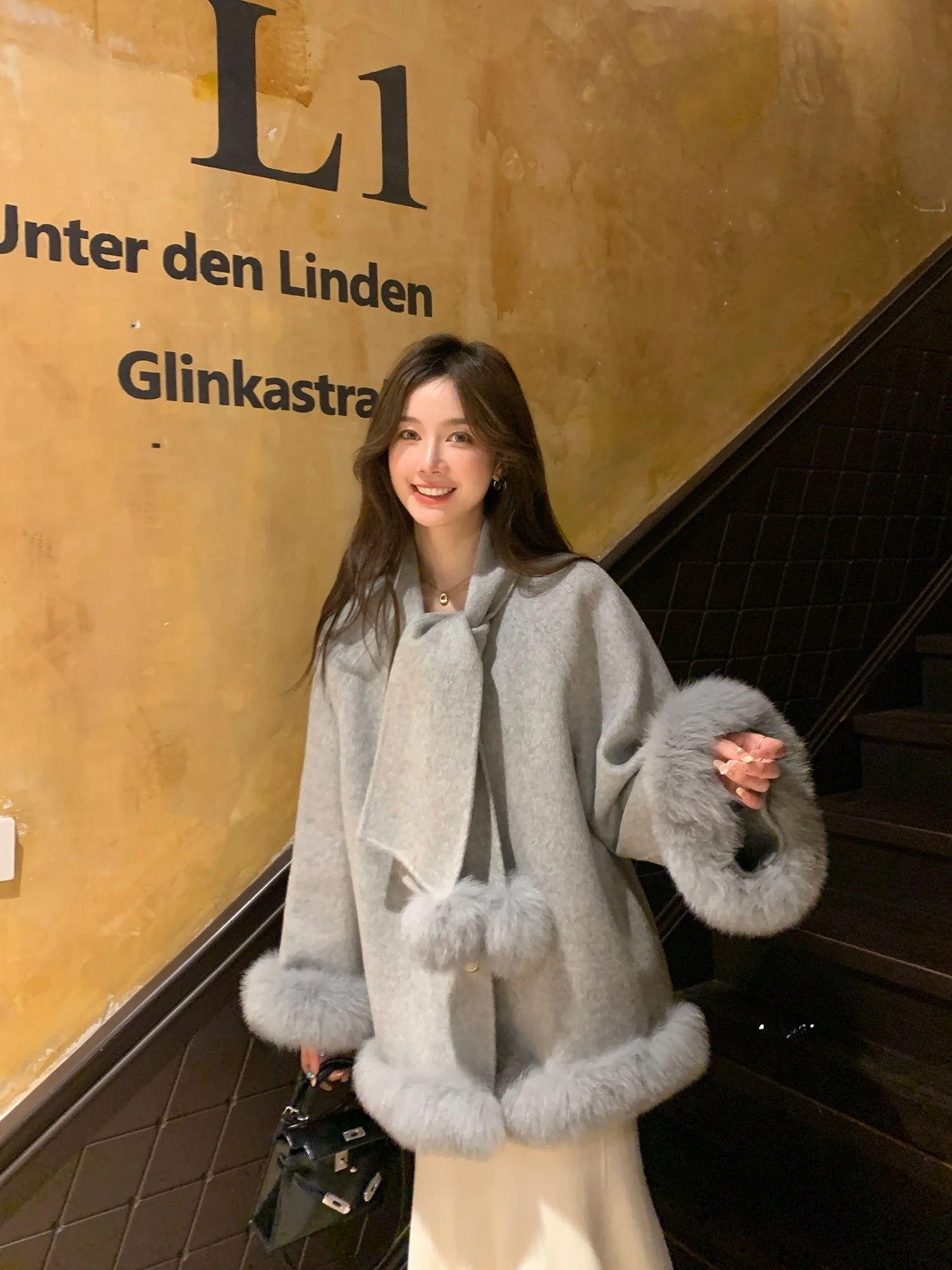 

Двустороннее шерстяное пальто-жакет с меховым шарфом для женщин, корейская версия, для повседневной носки, премиум-класса