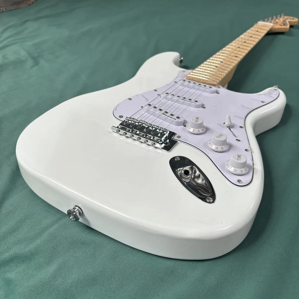 

White 6-string electric guitar, with high gloss finish, guitar solo, C-shaped fretboard, gift guitar