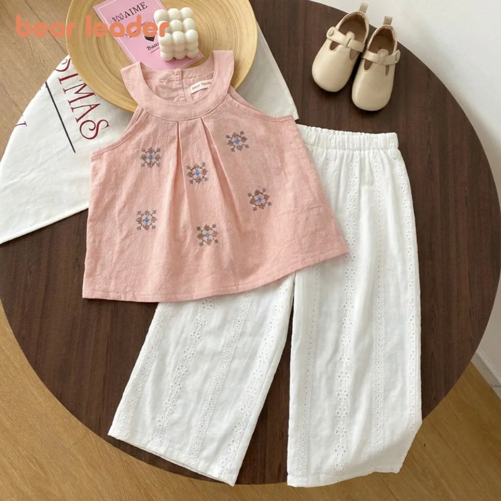 Bear Leader Korean Version Children's Clothing 2026 Fashion Summer Girls' Clothes Pink Hanging Neck Embroidery Top + White Pants
