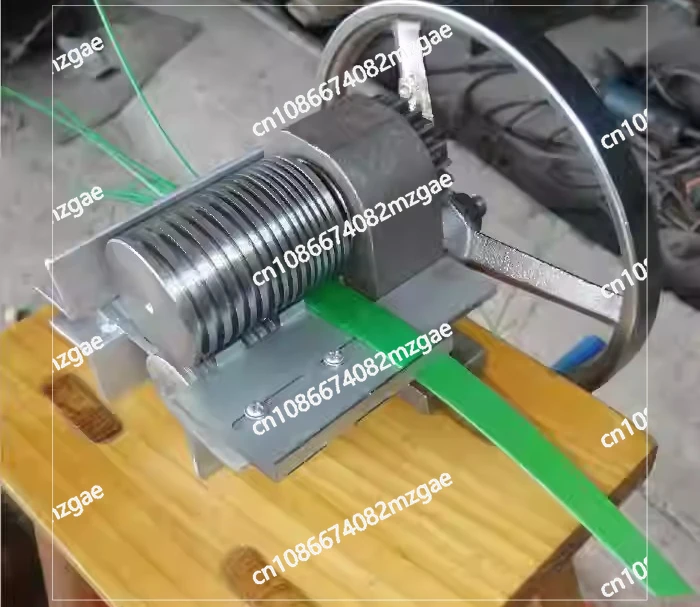 Hand-Operated Thin Bamboo Strip Drawing and Cutting Machine, Manual Bamboo Slice Opener for Crafts