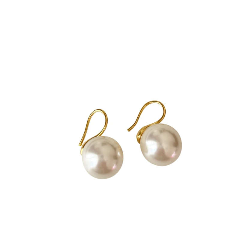 

Pearl round strong light earrings temperament niche versatile same light luxury high-end earrings