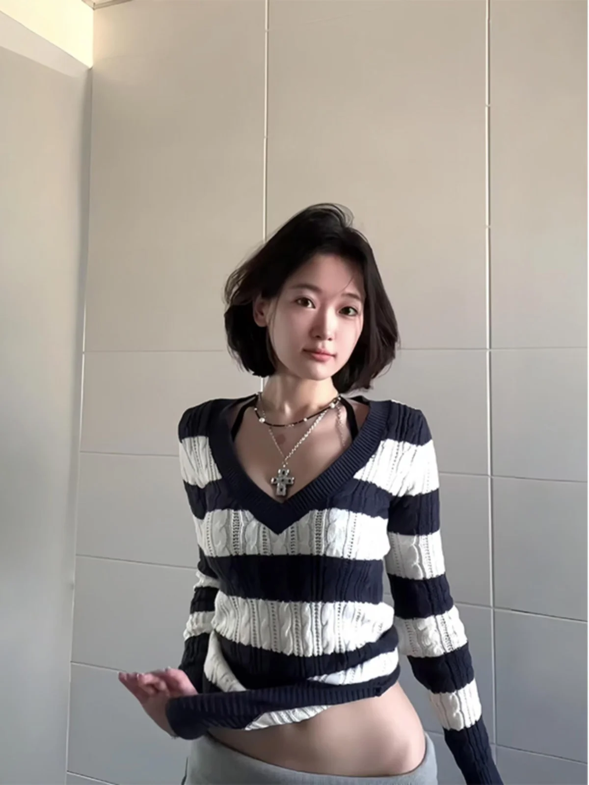 Koreaanse gestreepte kleur Blo Long Sve V-Ne damesgebreide kleding Slim Fit Inner Wear Base irt Top voor herfst winter