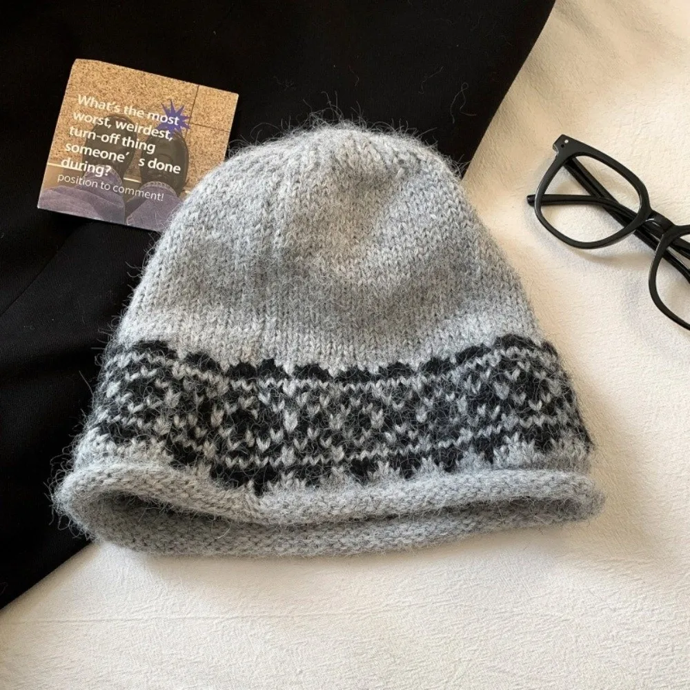 Stylish Polyester Rolled Edge Knitted Beanie Hat 53-60CM Face Slimming EarFlap Hat Fair Isle Jacquard Hat Casual Daily