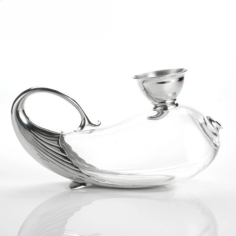 Giant whale decanter, handmade tin product, household wine dispenser, wine pusher