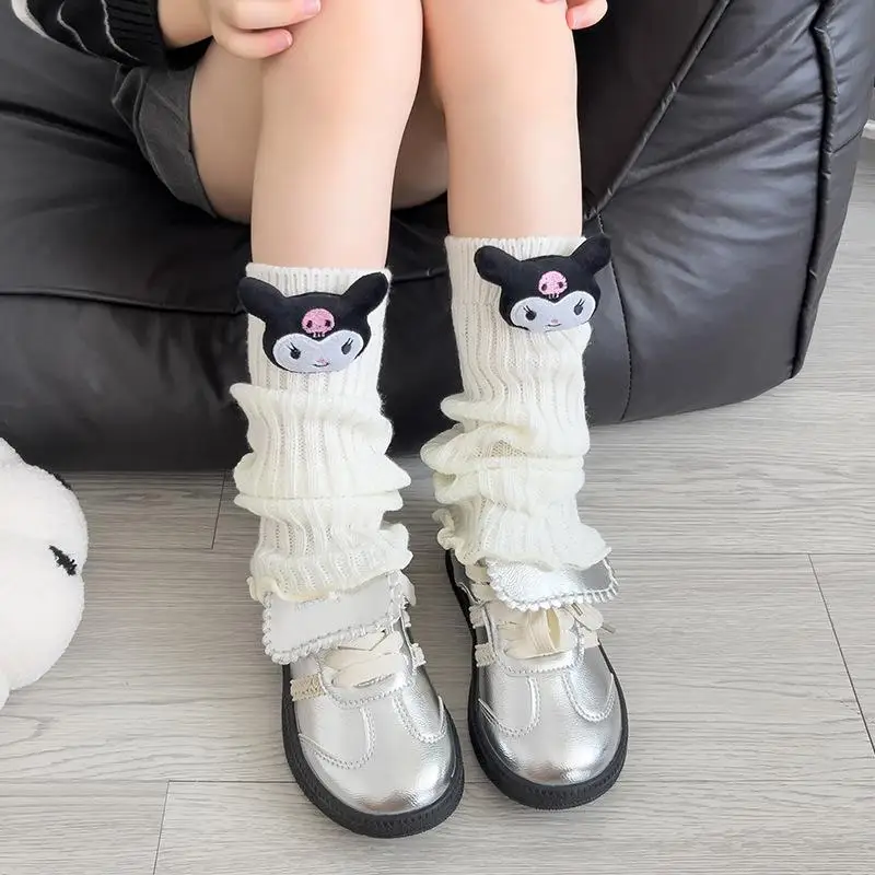 Kuromi Hello Kitty Set Kaus Kaki Anak-anak Kartun Anime Musim Semi Musim Gugur Gaya Kawaii Tabung Tengah Tumpukan Telinga Kayu Boneka Tiga Dimensi