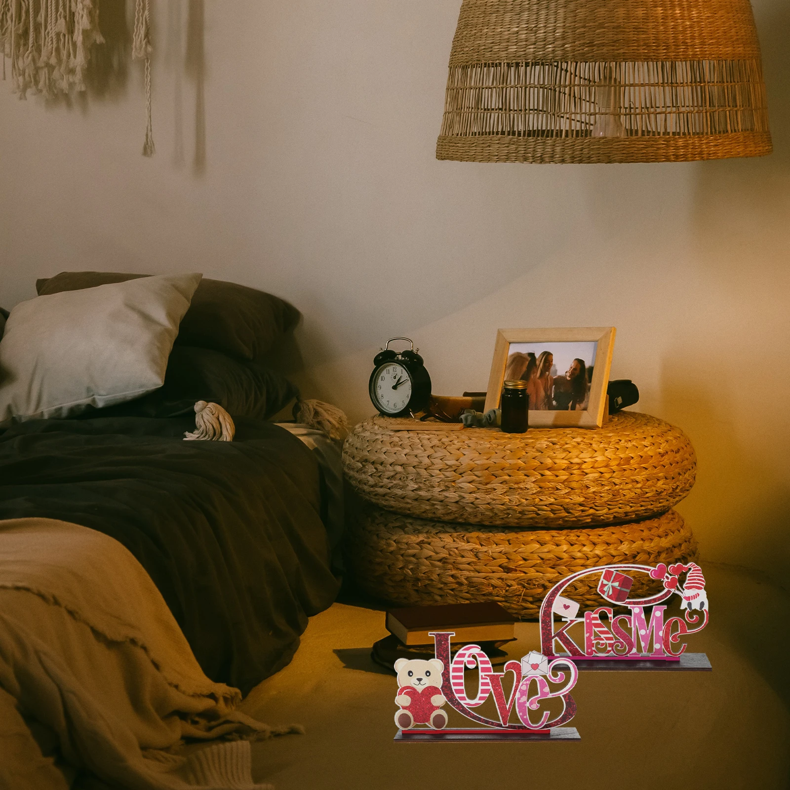 

2pcs Valentine Wooden Letter Sign Decorations Craft Adornment Party Scene Holiday Romantic Table Ornament Decoration Set