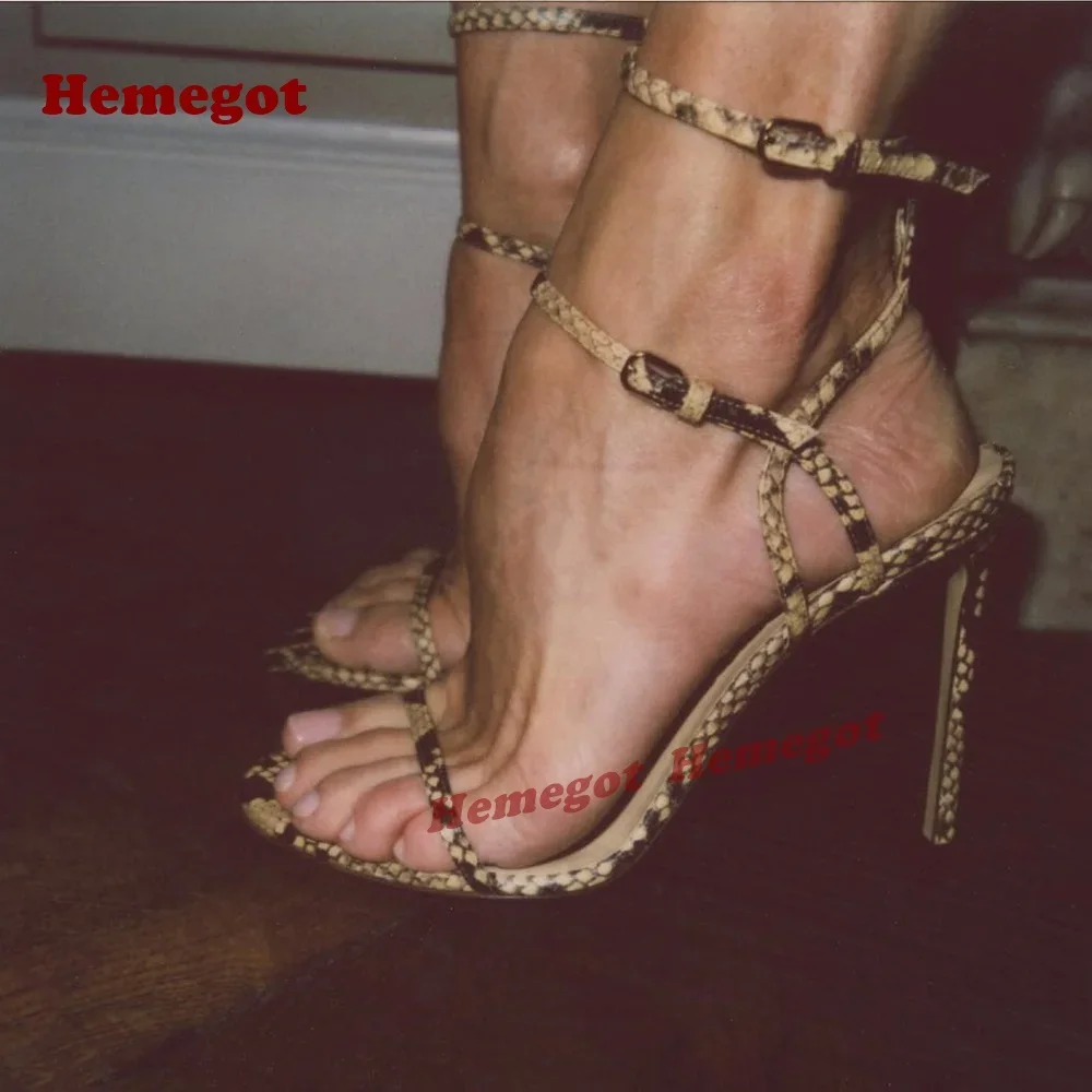 

Сандалии со змеиной кожей и пряжками, женские сандалии на шпильке с открытым носком и вырезом, новинка 2025, летняя элегантная обувь для вечеринок, пикантная обувь