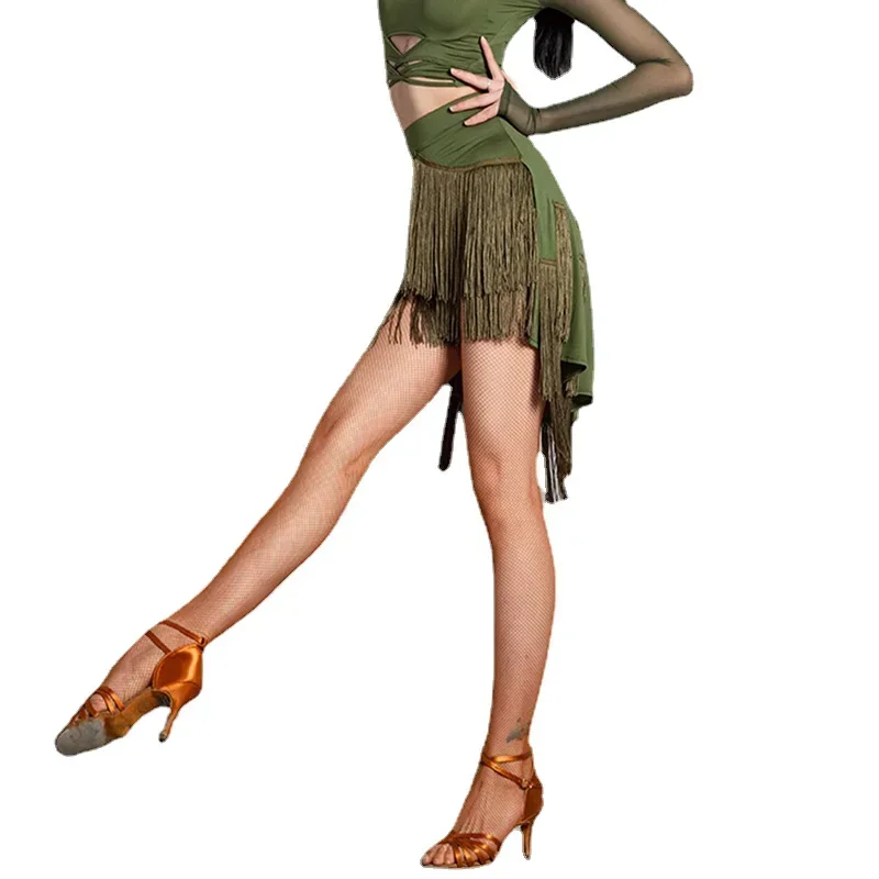 جديد هامش تنورة رقص اللاتينية النساء الكبار مثير السامبا التانغو السالسا اللاتينية ممارسة فساتين الإناث المنافسة فستان رقص اللاتينية