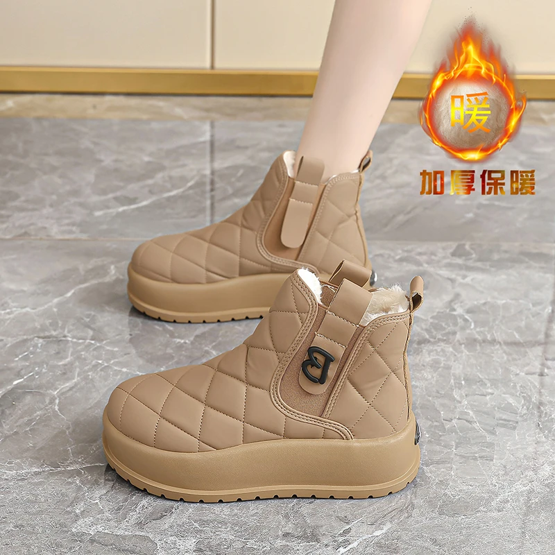 Schneestiefel für Damen, neue Pelz-integrierte kältebeständige Stiefel, Damen-Winterstiefel mit Plüschisolierung, Nordost-Baumwollschuhe