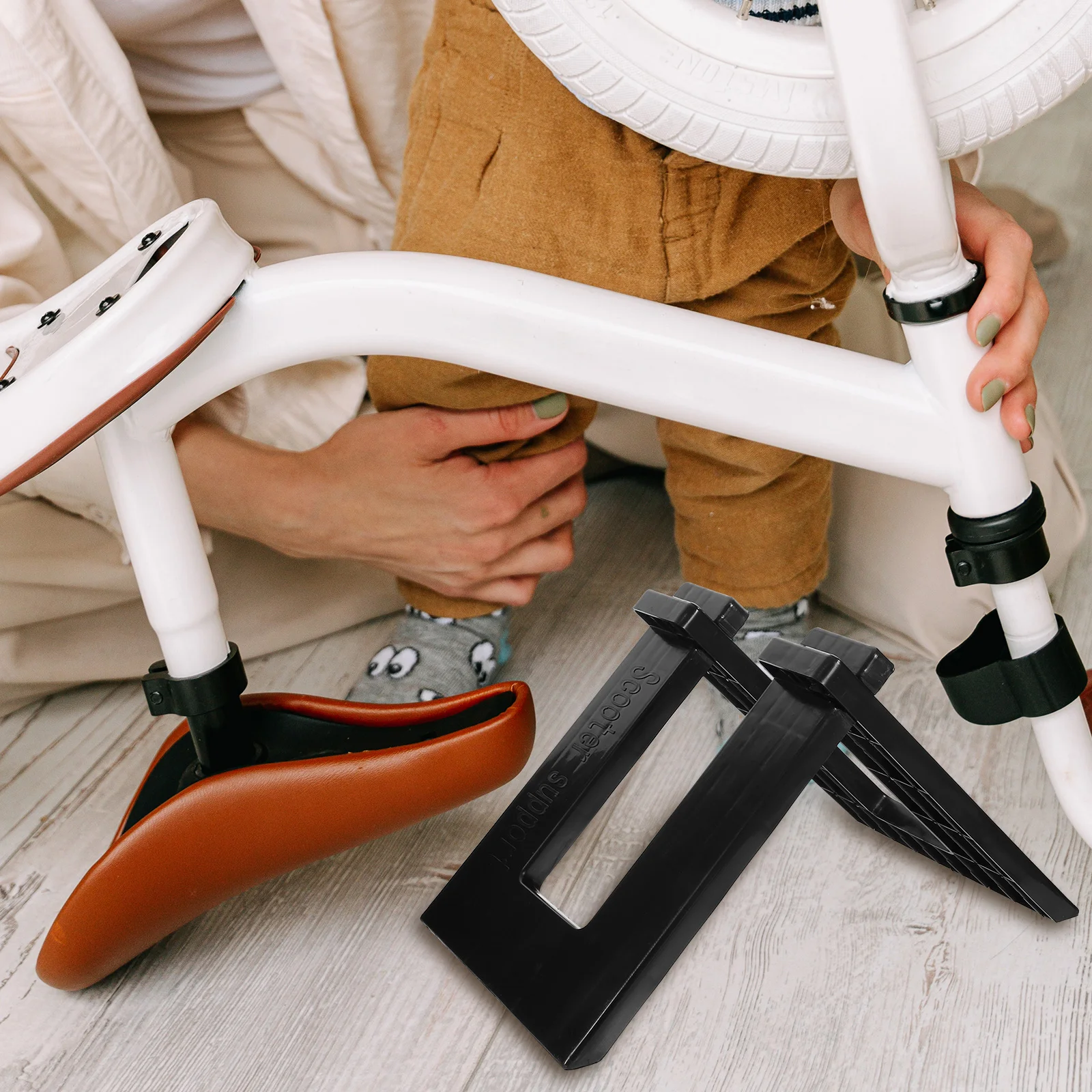 Estante de estacionamiento de coche de equilibrio para niños, soporte de Scooter para bicicleta, soporte de plástico desmontable portátil DIY, tapón de soporte, 2 piezas
