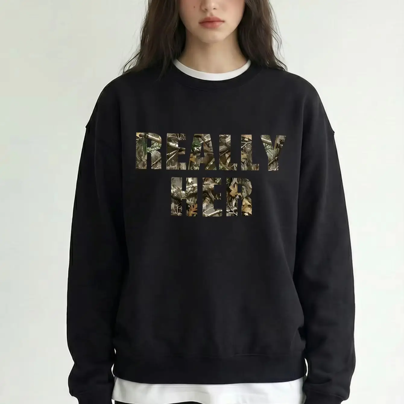 Camouflage textured lettered women's crew neck sweatshirt, fleece lining for warmth, Halloween women's costume, women's autumn