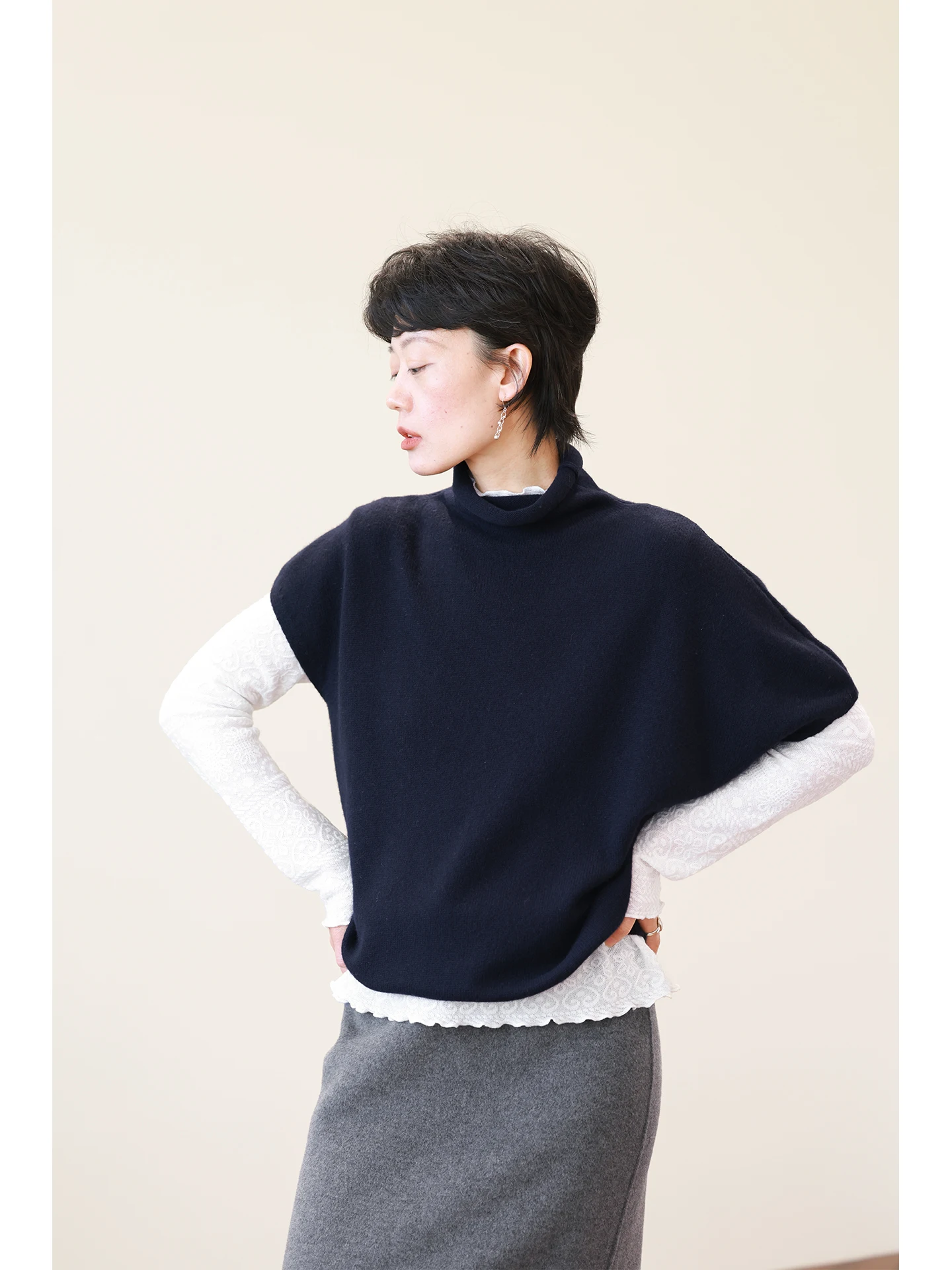 

Асимметричный дизайн, высокий воротник, полностью шерстяной трикотаж, свободный жилет, внутренняя одежда, повседневный стиль, мягкий хлопок и шерсть для женщин