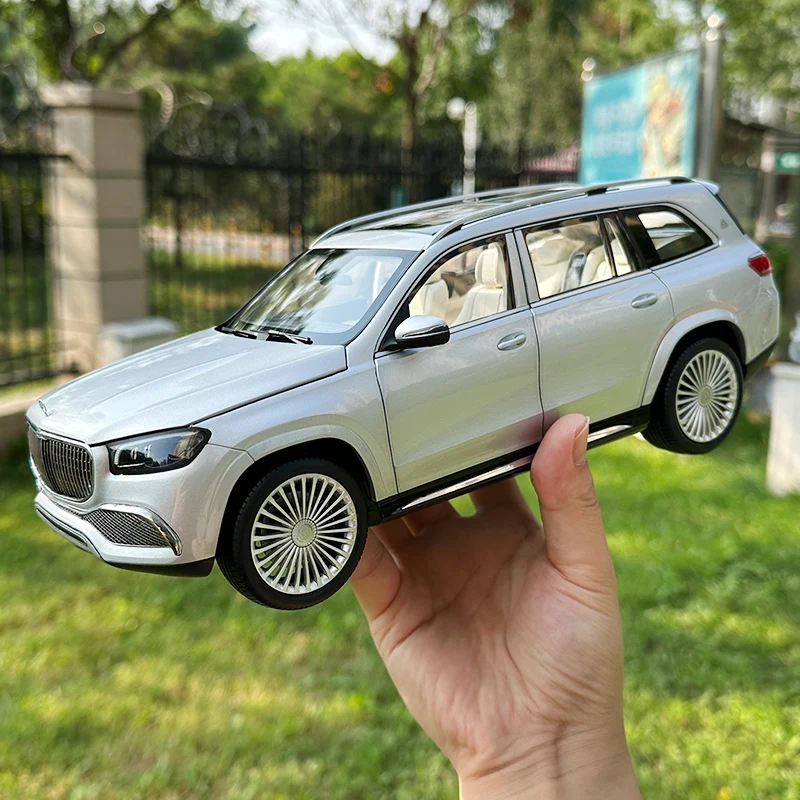 PARAGON 1/18 for Mercedes Maybach GLS600 alloy full open car model SUV display gift collection for friends and relatives