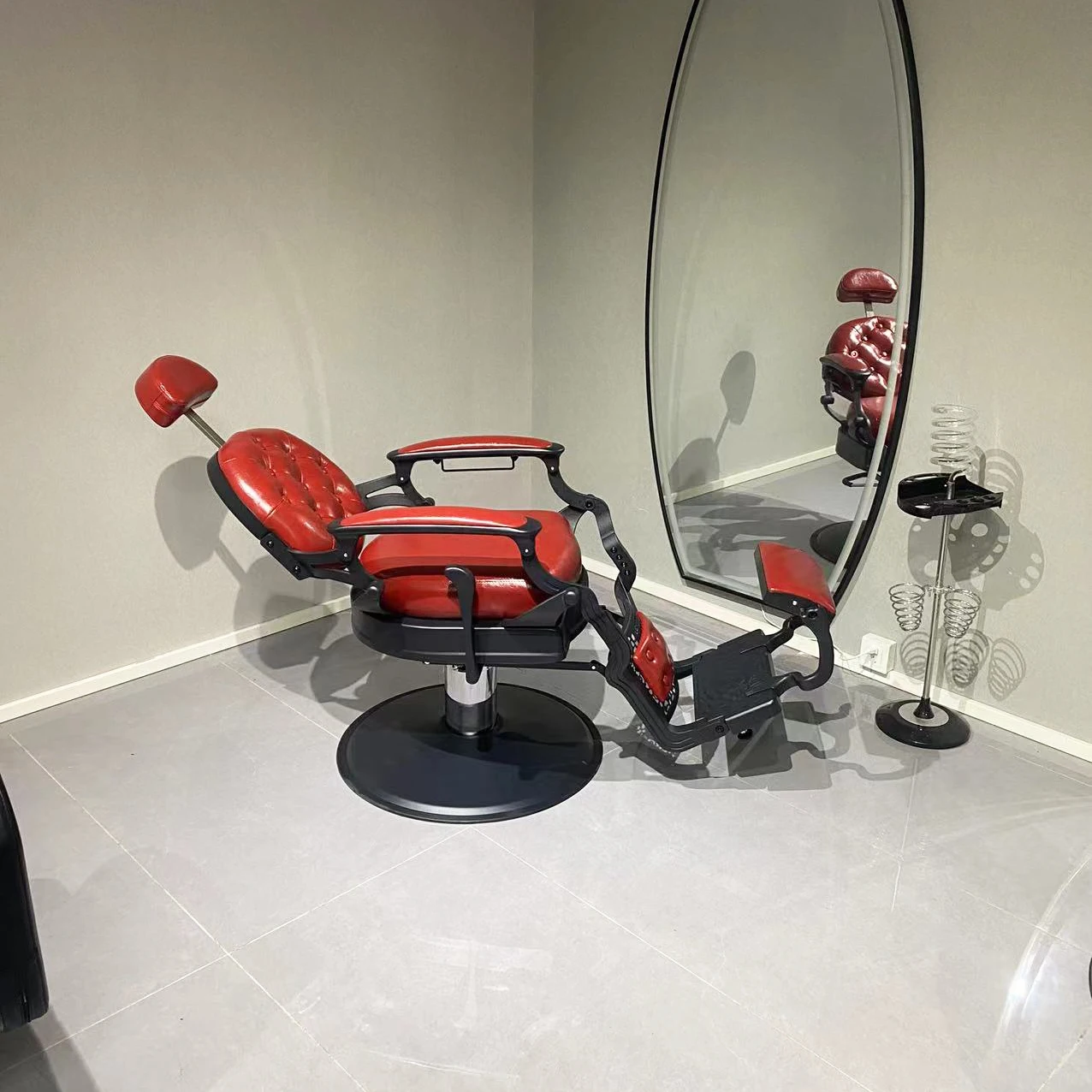 Salon Barber Shop Chairs Haridresser Professional Men Retro Reclining Black and Red Barber Belmont Chair Vintage