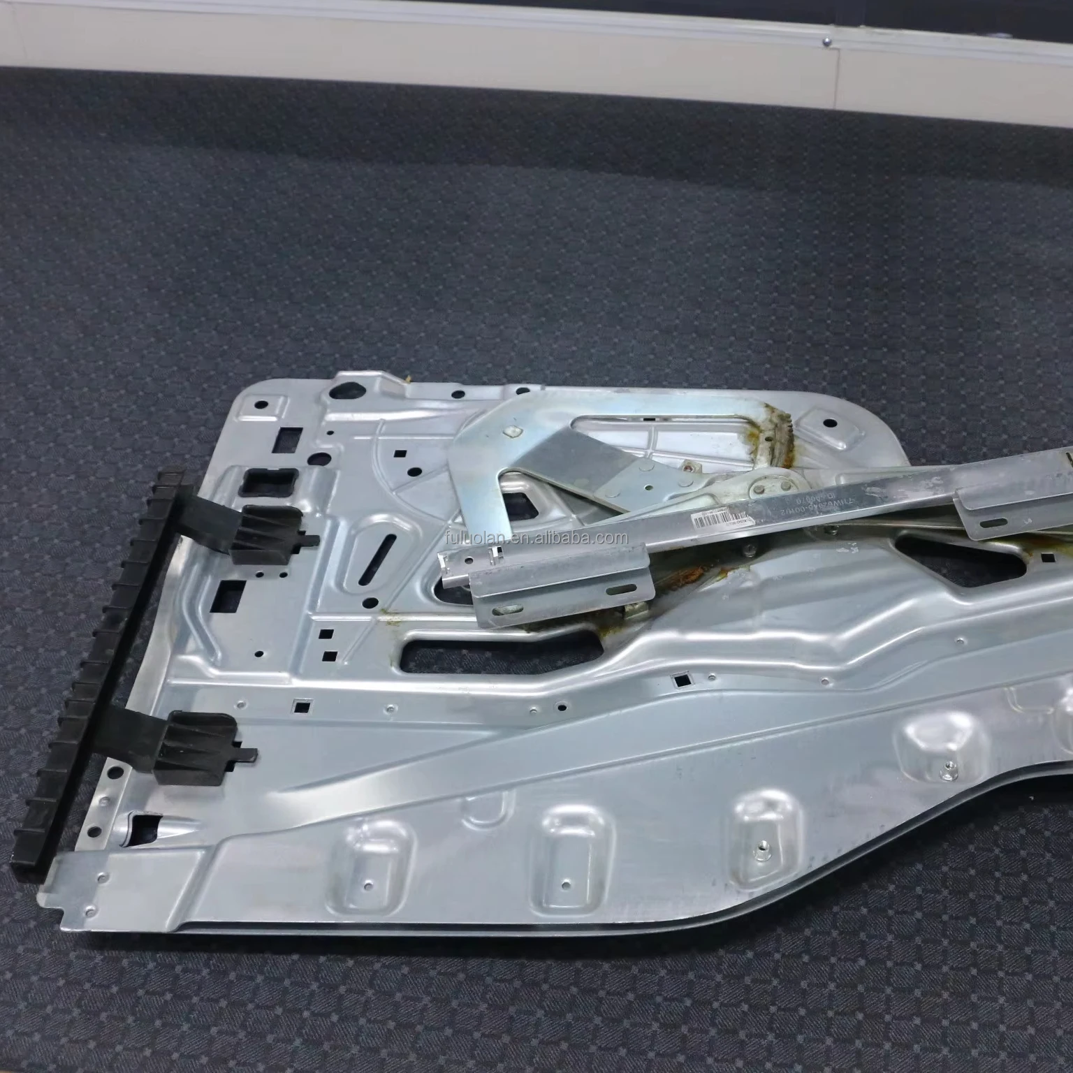 

Heavy Duty Truck HOWO T5G TX Left Door Electric Glass Regulator Assembly 811W62645-6053 Truck Body Parts