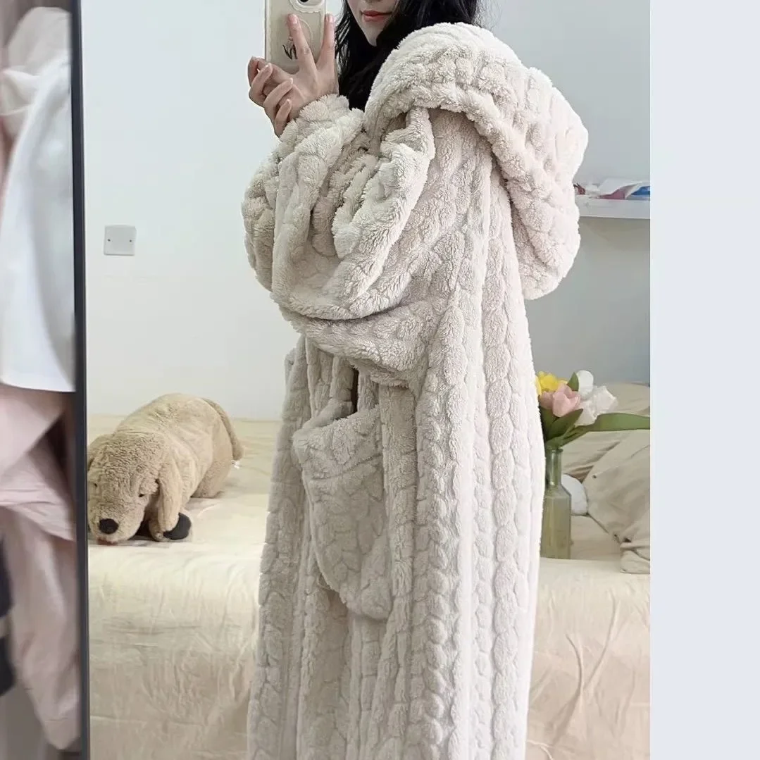 Autumn and Winter Pajamas Female Facecloth Robe Female Coral Velvet Long Section Cute Sweet Korean Version of Home Wear Robe