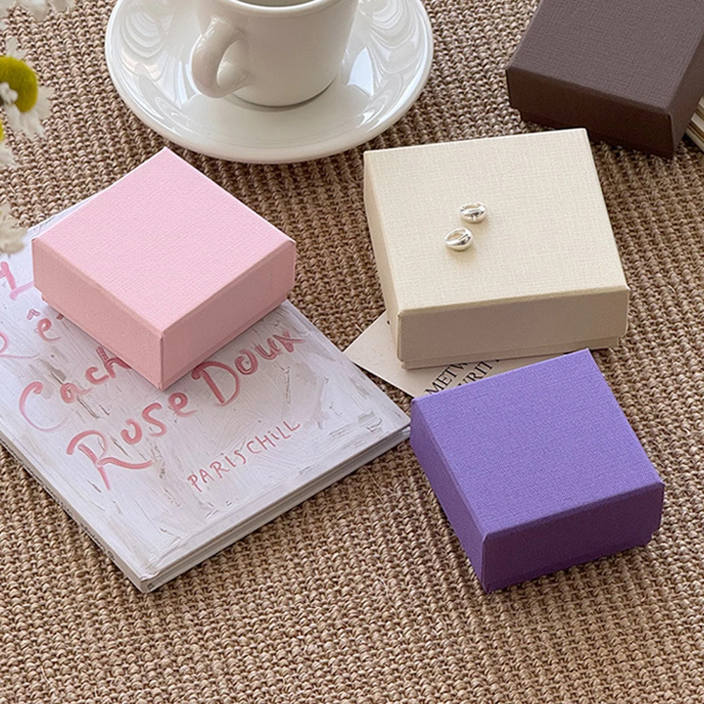 50 قطعة صندوق قلادة مع الإسفنج منظم مجوهرات مخصص هدية صناديق التعبئة والتغليف أقراط حلقة تخزين الحاويات ل حلية