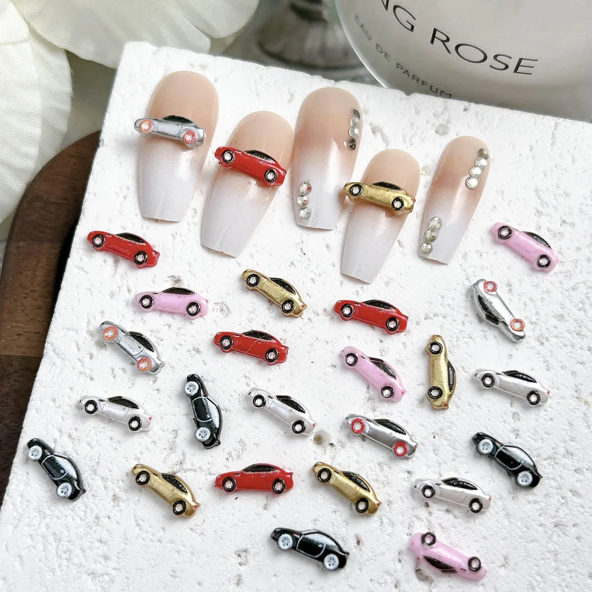20 قطعة غريبة ملتوي ملون سيارة مسمار الفن السحر ثلاثية الأبعاد الإبداعية رائعتين واقعية سيارة الراتنج مسمار الزينة DIY بها بنفسك الأظافر أجزاء