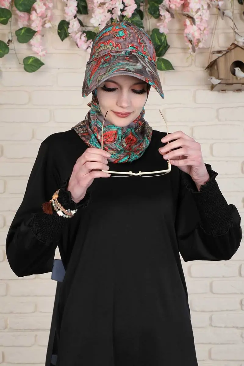 Padrão de carnaval de boné penteado