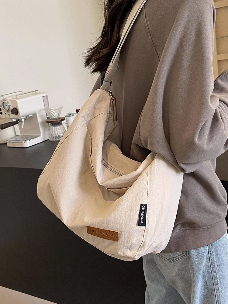 bolsa-tote-de-lona-grande-capacidade-feminina-bolsa-de-ombro-transversal-casual-versatil-para-outono-inverno-com-alca-macia