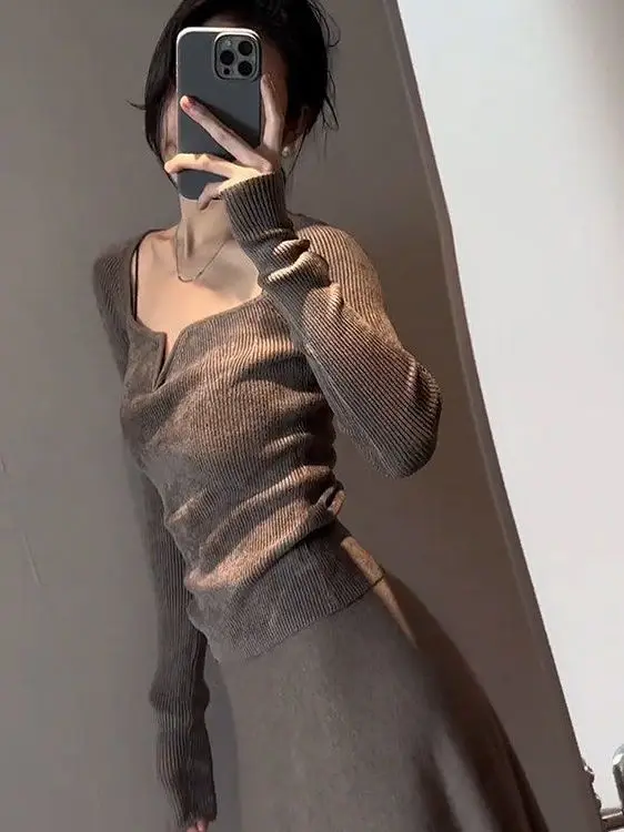 

Облегающий трикотажный свитер с квадратным вырезом для женщин, повседневный, простой дизайн, для весны и осени...