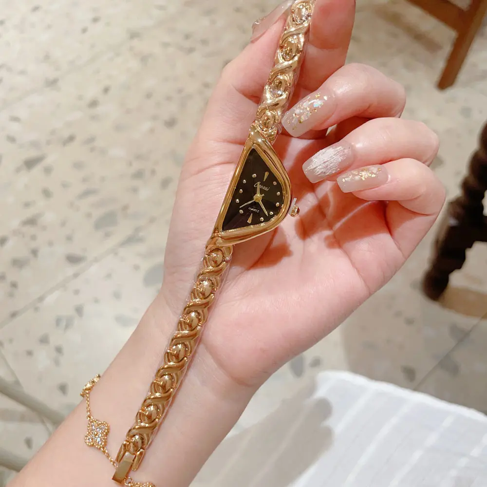 Cacaxi High-end Woman Watch Vintage Luxury Women's Wristwatch Elegant Fashion Waterproof Alloy Quartz Women Watches New