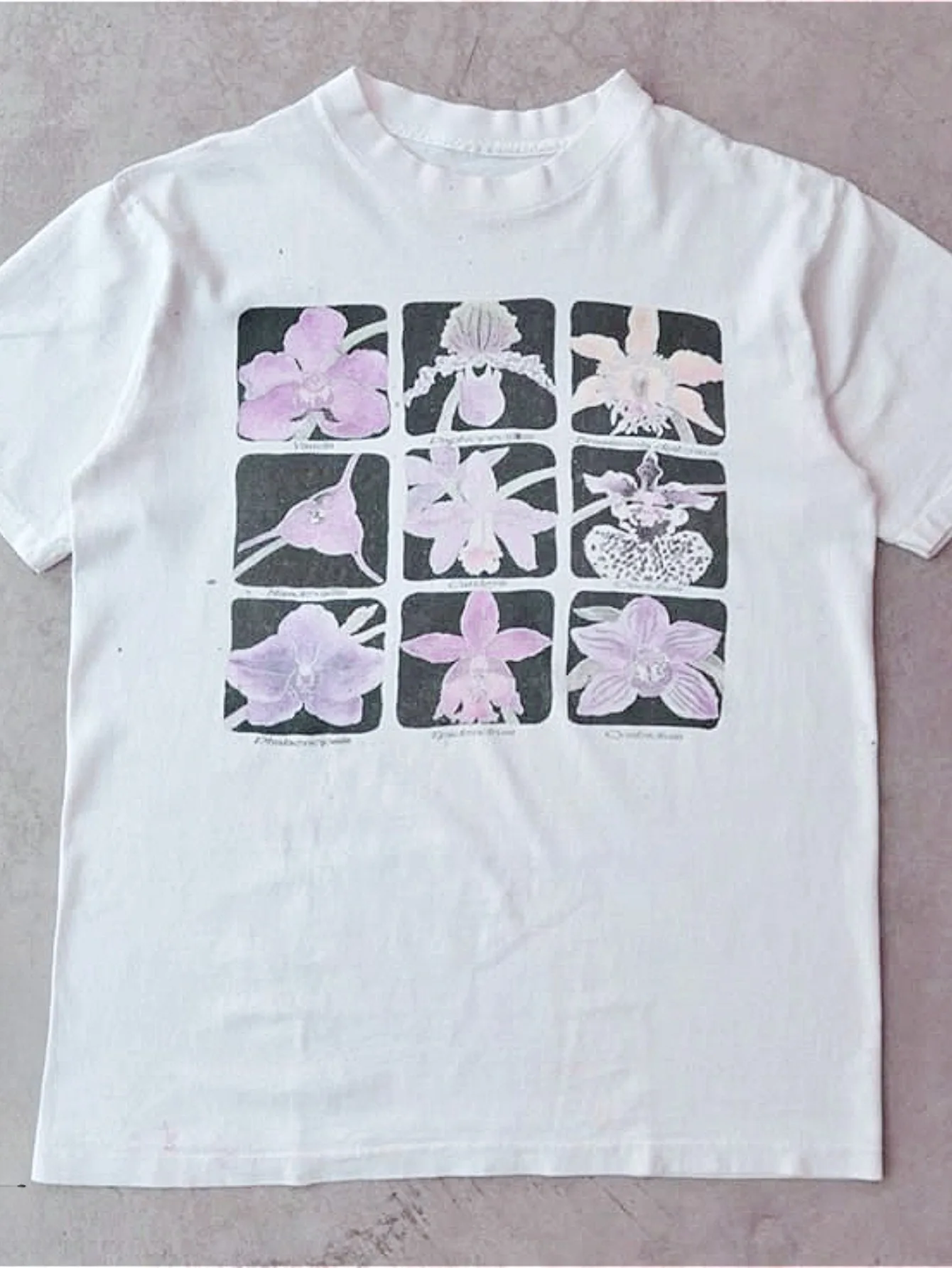 White Crew Neck Short Sleeve T-Shirt Vintage 9-Grid Orchid Botanical Print Washed Aesthetic Oversized Unisex Tee for Men Women