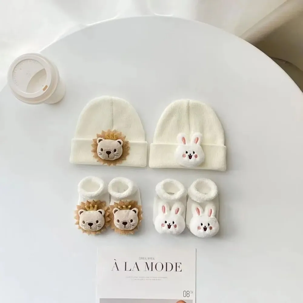 

2PCS/Set Cartoon Baby Hat Socks Cute Animal Boy Girl Winter Knitted Pullover Hats Woolen Warm Newborn Short Socks Beanies