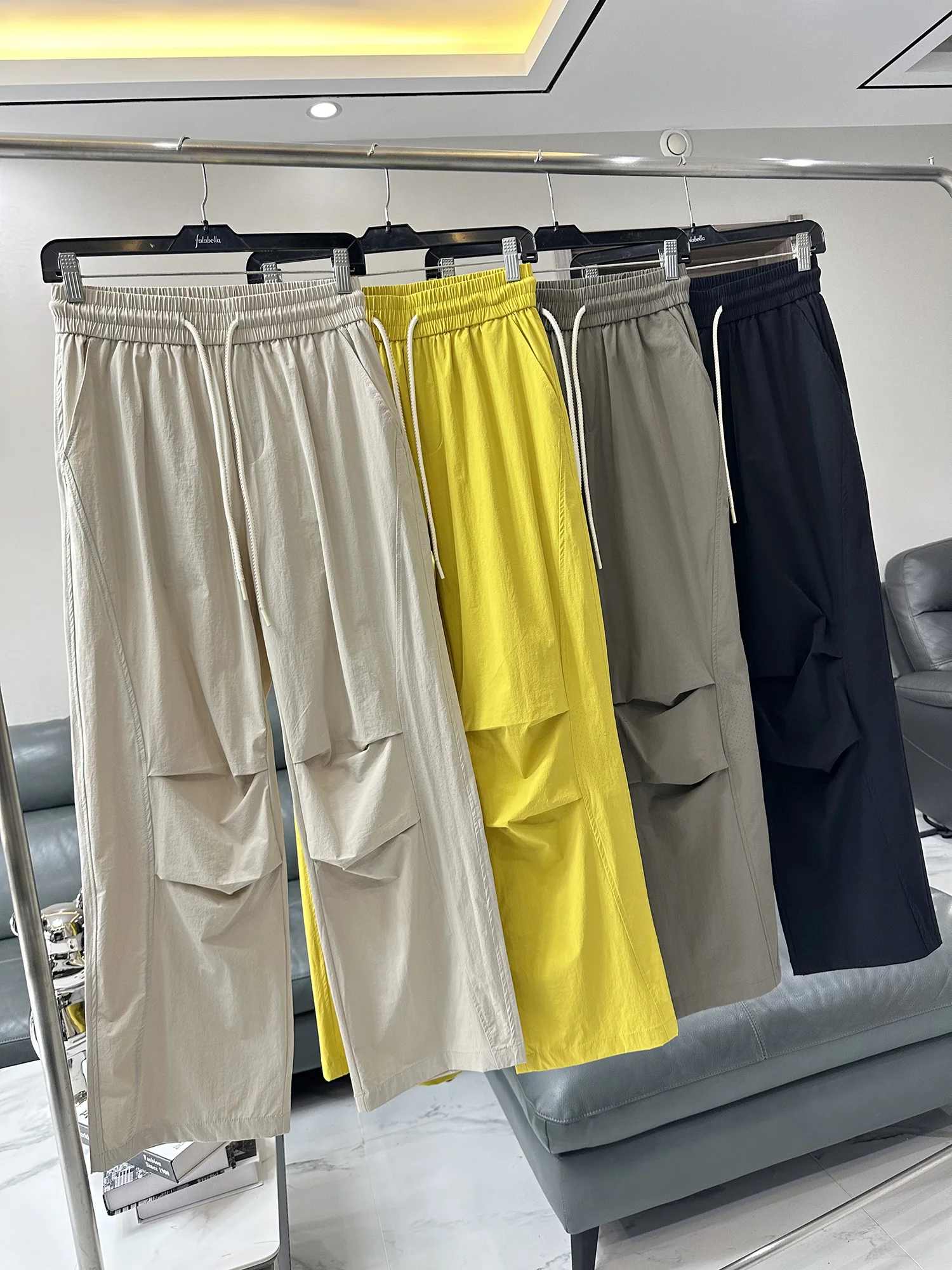 

Outdoor Workwear Style Elastic Waist Straight Leg Wide Leg Pants Loose Trousers Thin Style Paratrooper Pants Long Casual Trou...
