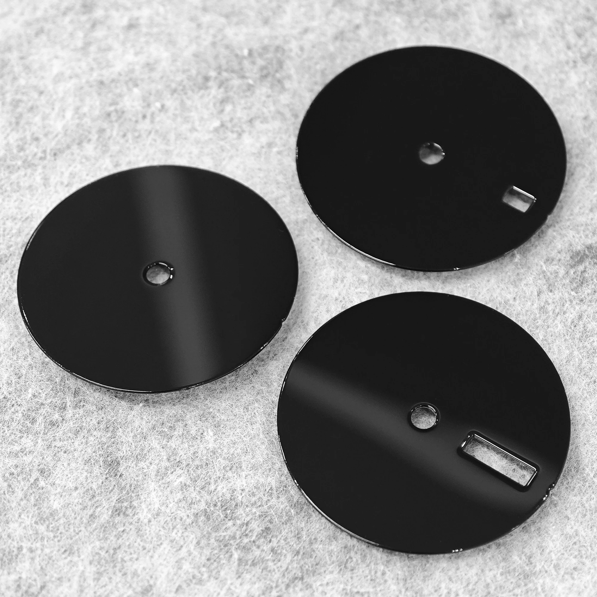 

Циферблат NH35, эмалированный/матовый, черно-белый, стерильный, подходит для автоматического механического механизма NH35A/36, высококачественный циферблат для часов.