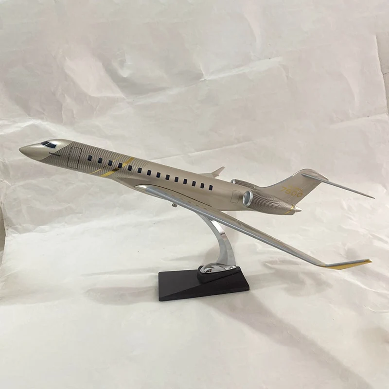 1:72 Scale Bombardier Global 7500 airlines airplane aircraft plane diecast alloy model with base toy for collections