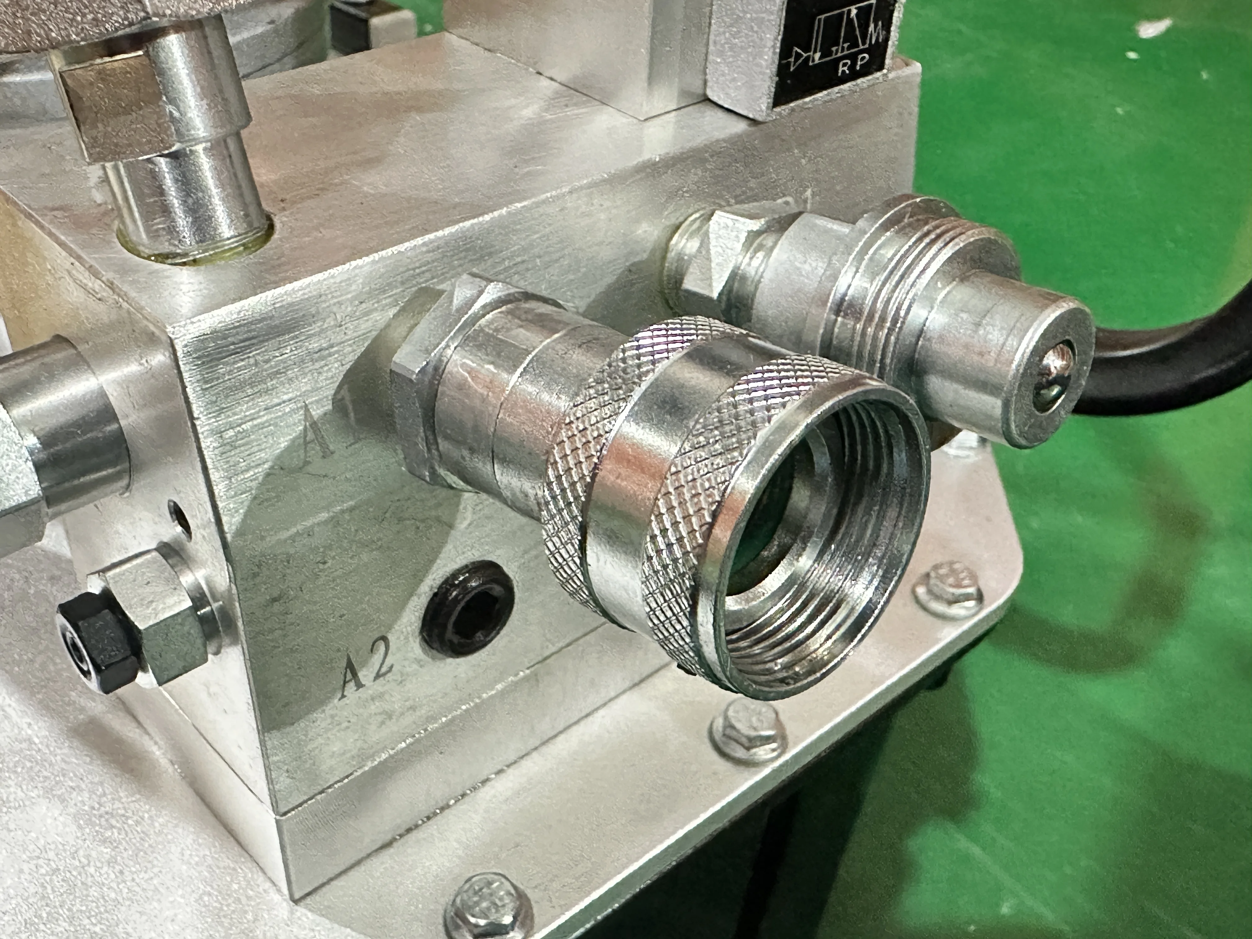 Industriële boutoplossingen met Rennes KLW4030N2 hydraulische momentsleutelpomp luchtpomp