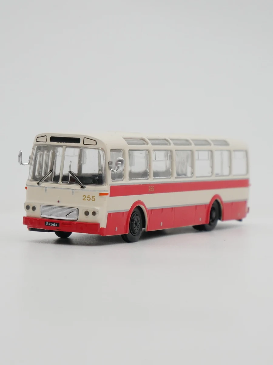 Moulé sous pression IXO 1:72 échelle Ist Skoda Karosa SM 11 Bus Skoda Bus tchèque Bus alliage modèle de voiture jouet à collectionner cadeau Souvenir affichage