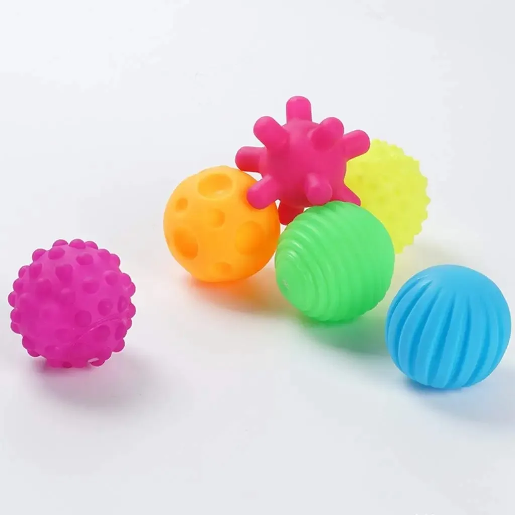 Teething Ball for Babies, Sensory Toys with Multiple Textures, Educational Grab Ball, Water Squeak Toy for Crawling Training