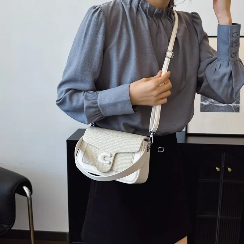 

Luxury Minimalist Casual Simple Leather Tote Bag With Solid Color Large Capacity For Women Everyday Commuter And Shopper